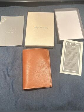 Glasgow Barrington Leather passport holder